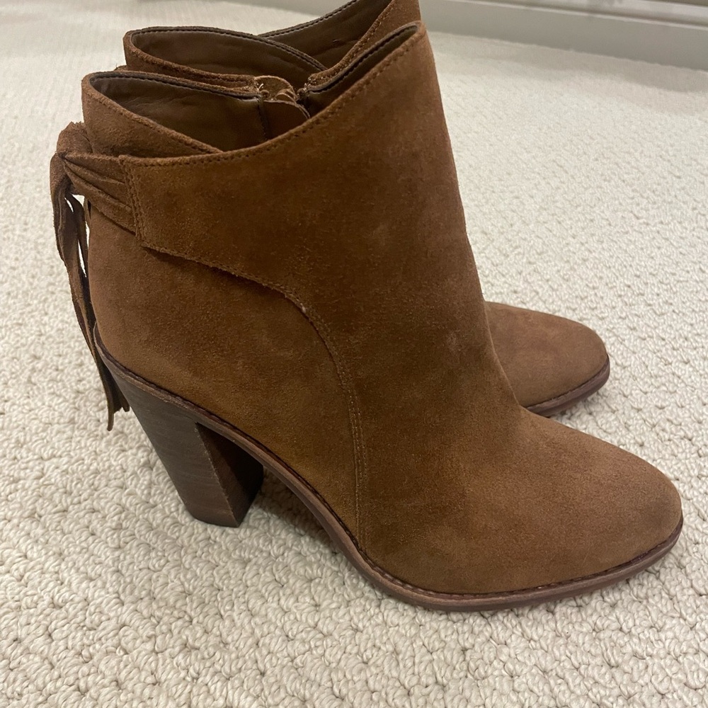 New Vince Camuto Tobacco Suede Ankle Boots